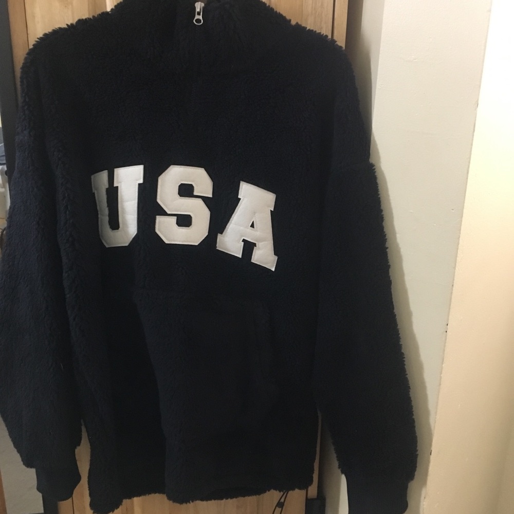 Fluffy USA quarter zip